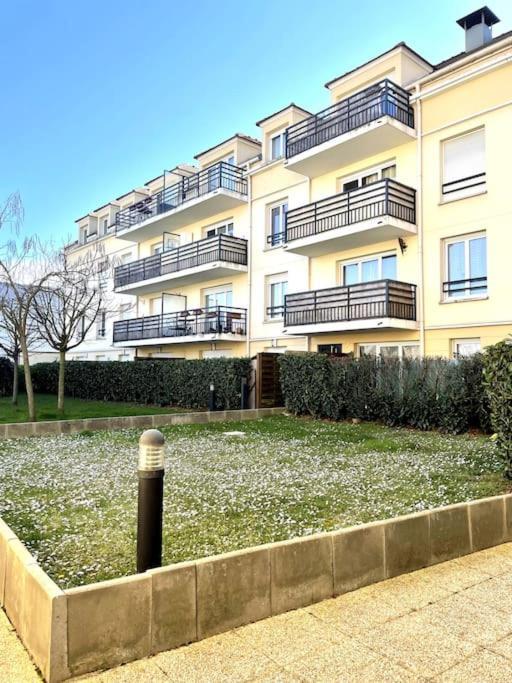 생 오엔 로몬 Grand F3 A 30Mn De Paris - Terrasse + Parking Prive 아파트 외부 사진